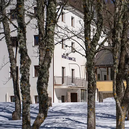 Hostel Rifugio Giuliano Marini *
